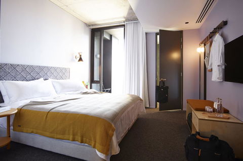 Alex Hotel - Accommodation Guide 2