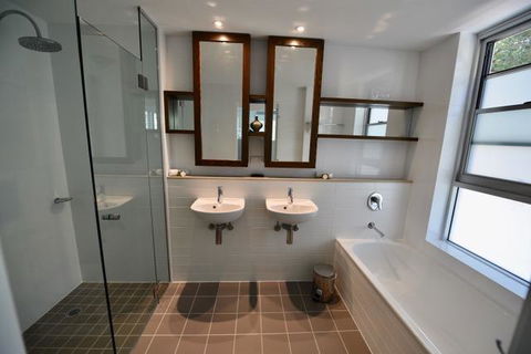 East On Byron - Accommodation Guide 18