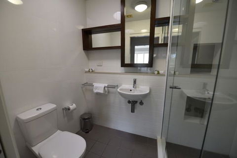 East On Byron - Accommodation Guide 9