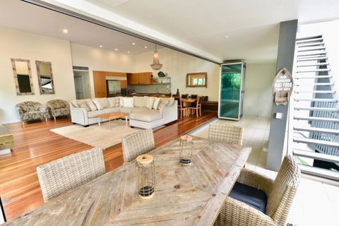 East On Byron - Accommodation Guide 14