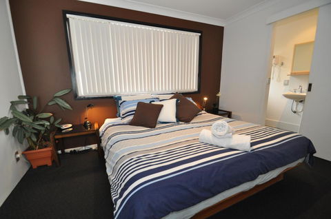Beachfront Apartments - Accommodation Asia 8