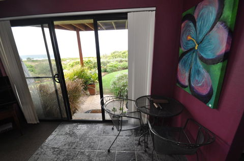 Beachfront Apartments - Accommodation Asia 9