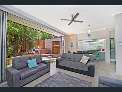 Crescent Head Spa Villa - Accommodation Asia 13