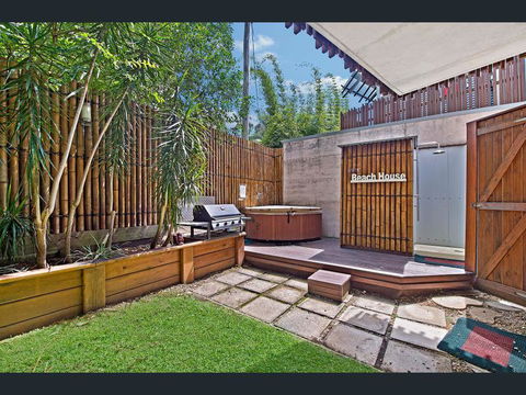 Crescent Head Spa Villa - Accommodation Asia 11
