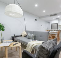 Inner City Stylish apt Walk to Green Square - Accommodation Asia