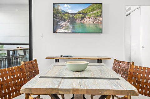 Rockpool 2 Sawtell Beach - Just Steps To Restaurants And 2 Min Stroll To Beach! - Accommodation Asia 4