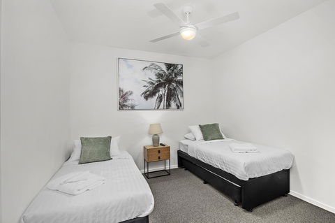 Rockpool 2 Sawtell Beach - Just Steps To Restaurants And 2 Min Stroll To Beach! - Accommodation Asia 9