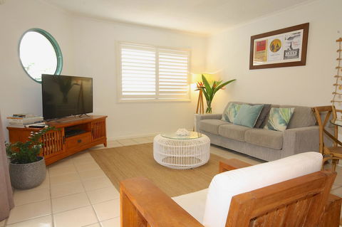 Cossies By The Sea - Accommodation Asia 7