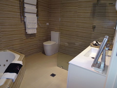 Romanz In The Valley (Luxury B&B) - Accommodation Asia 9