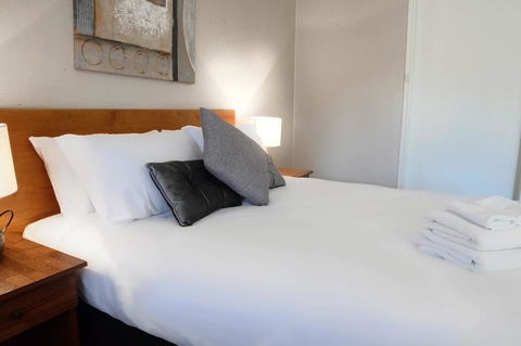 Almond Inn - Accommodation Asia 0