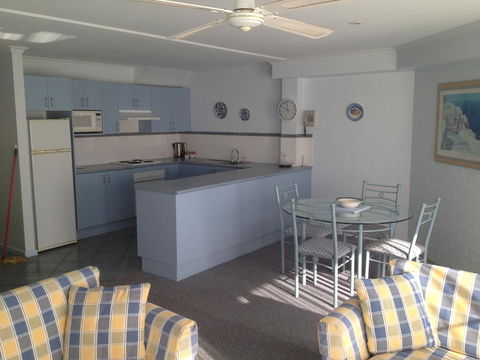 Breakers Apartments - Accommodation Asia 11