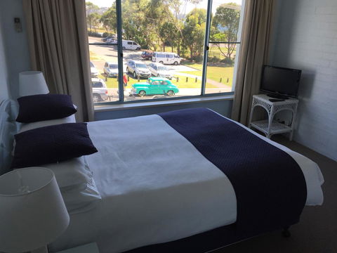 Breakers Apartments - Accommodation Asia 1