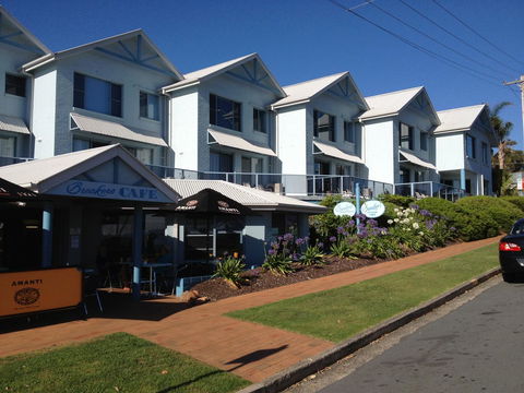 Breakers Apartments - Accommodation Asia 0