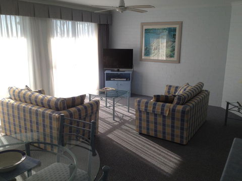 Breakers Apartments - Accommodation Asia 6