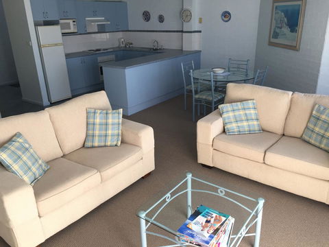 Breakers Apartments - Accommodation Asia 9