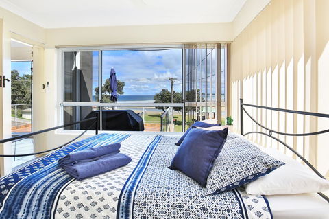 The Rotunda, Gerroa - Accommodation Asia 17
