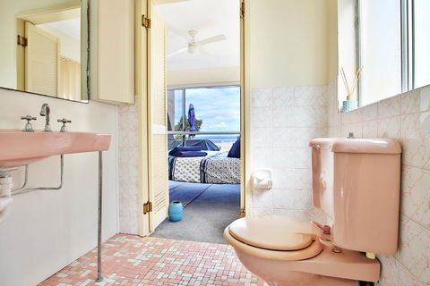 The Rotunda, Gerroa - Accommodation Asia 26