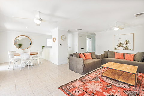 The Lord Byron - Accommodation Guide 12