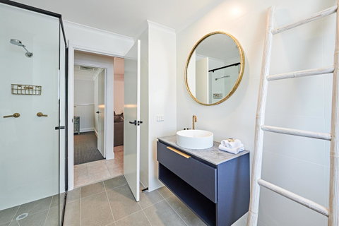 The Lord Byron - Accommodation Guide 17