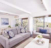 Bright and Spacious Family Home With Leafy Deck - Accommodation Asia