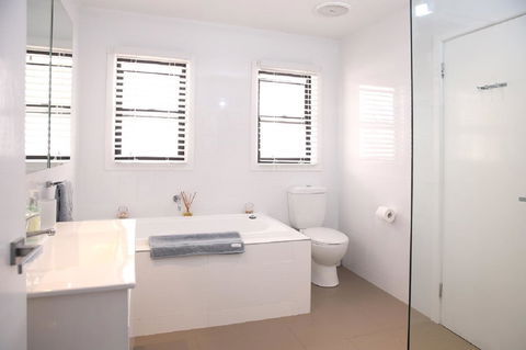 Refuge Cove On Pittwater - Accommodation Asia 7