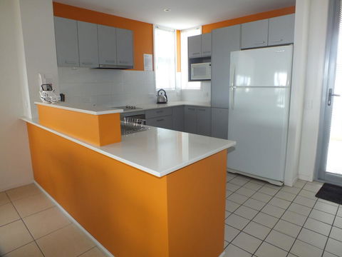 Pacific Marina Apartments - Accommodation Asia 19