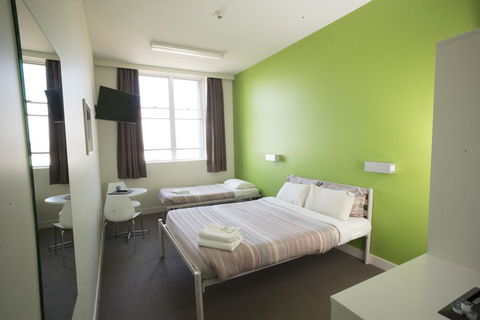 YHA Sydney Harbour - Accommodation Guide 2