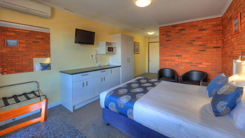 Pelican Motor Inn - Accommodation Guide 15