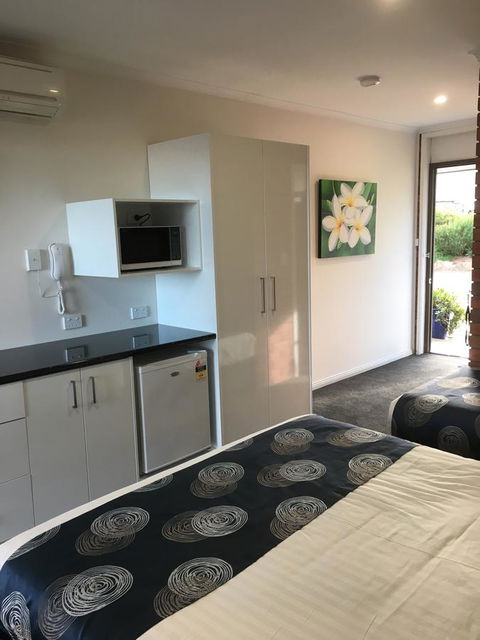 Pelican Motor Inn - Accommodation Guide 41
