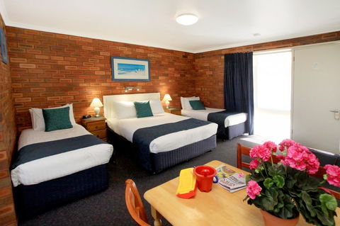 Pelican Motor Inn - Accommodation Guide 40