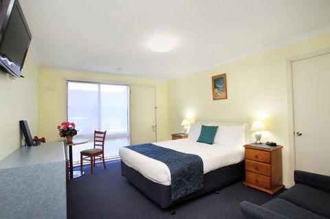 Pelican Motor Inn - Accommodation Guide 42