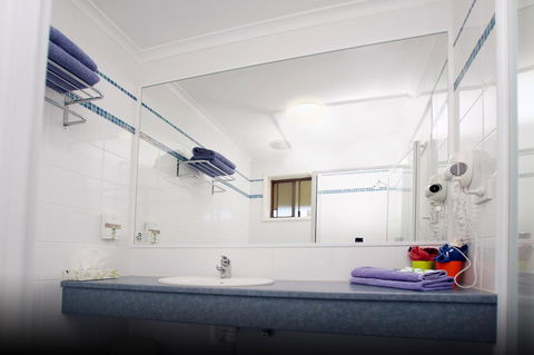 Pelican Motor Inn - Accommodation Guide 30