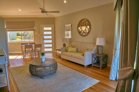 Hunter Oasis - Accommodation Asia 12