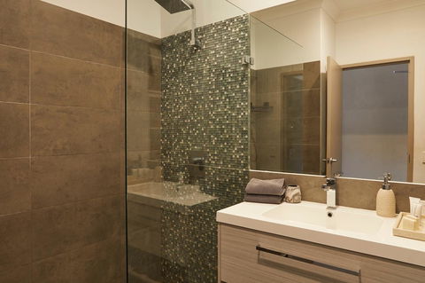 Byron Quarter Apartments - Accommodation Guide 9