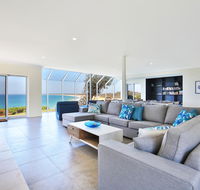 Neptune - Absolute Beachfront - Accommodation Asia