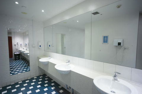 YHA Sydney Central - Accommodation Guide 11