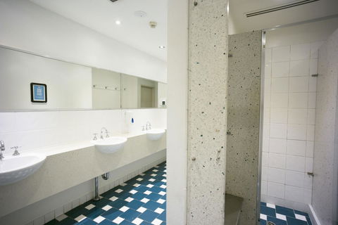 YHA Sydney Central - Accommodation Guide 15