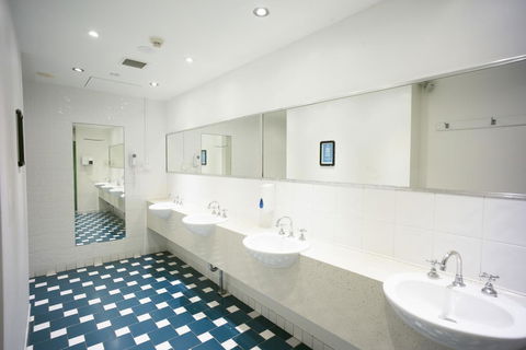 YHA Sydney Central - Accommodation Guide 17