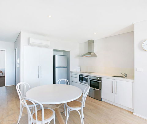 Oaks Nelson Bay Lure Suites - Accommodation Asia 1