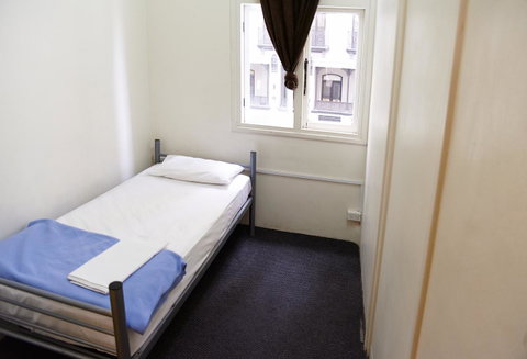 Maze Backpackers - Sydney - Accommodation Guide 13