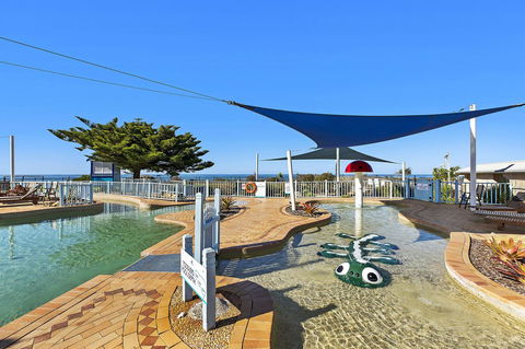 Blue Lagoon Beach Resort - Accommodation Asia 7
