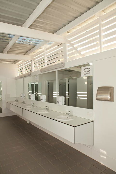 Blue Lagoon Beach Resort - Accommodation Asia 20