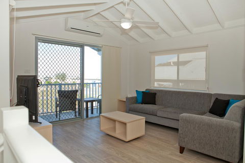 Blue Lagoon Beach Resort - Accommodation Asia 25