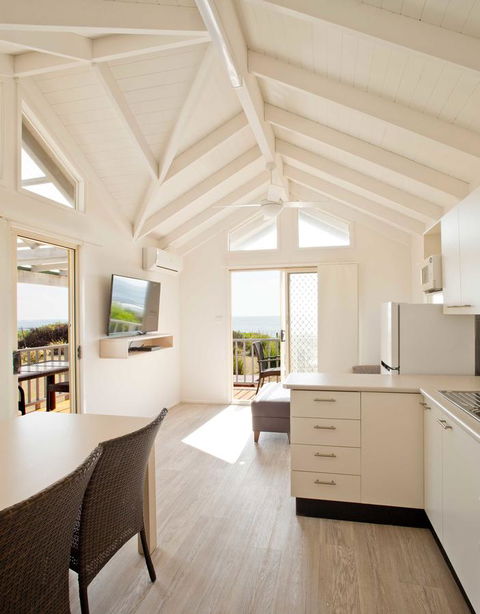 Blue Lagoon Beach Resort - Accommodation Asia 28