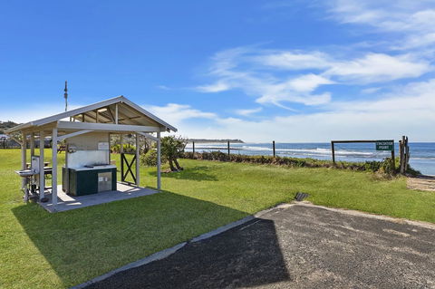 Blue Lagoon Beach Resort - Accommodation Asia 8