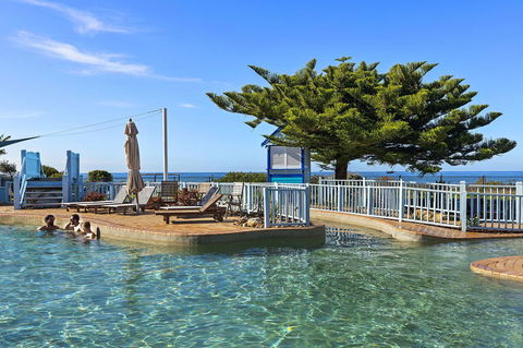 Blue Lagoon Beach Resort - Accommodation Asia 4