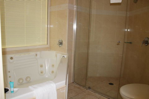 The Boathouse Resort Luxury Apartments - Accommodation Asia 6