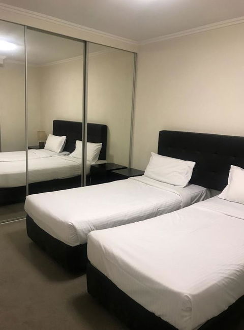 Fiori Apartments - Accommodation Guide 9
