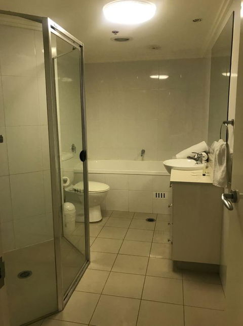 Fiori Apartments - Accommodation Guide 10