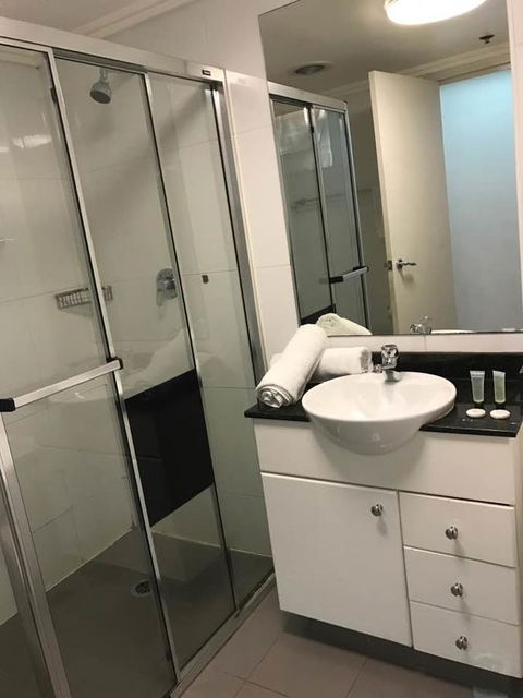 Fiori Apartments - Accommodation Guide 20